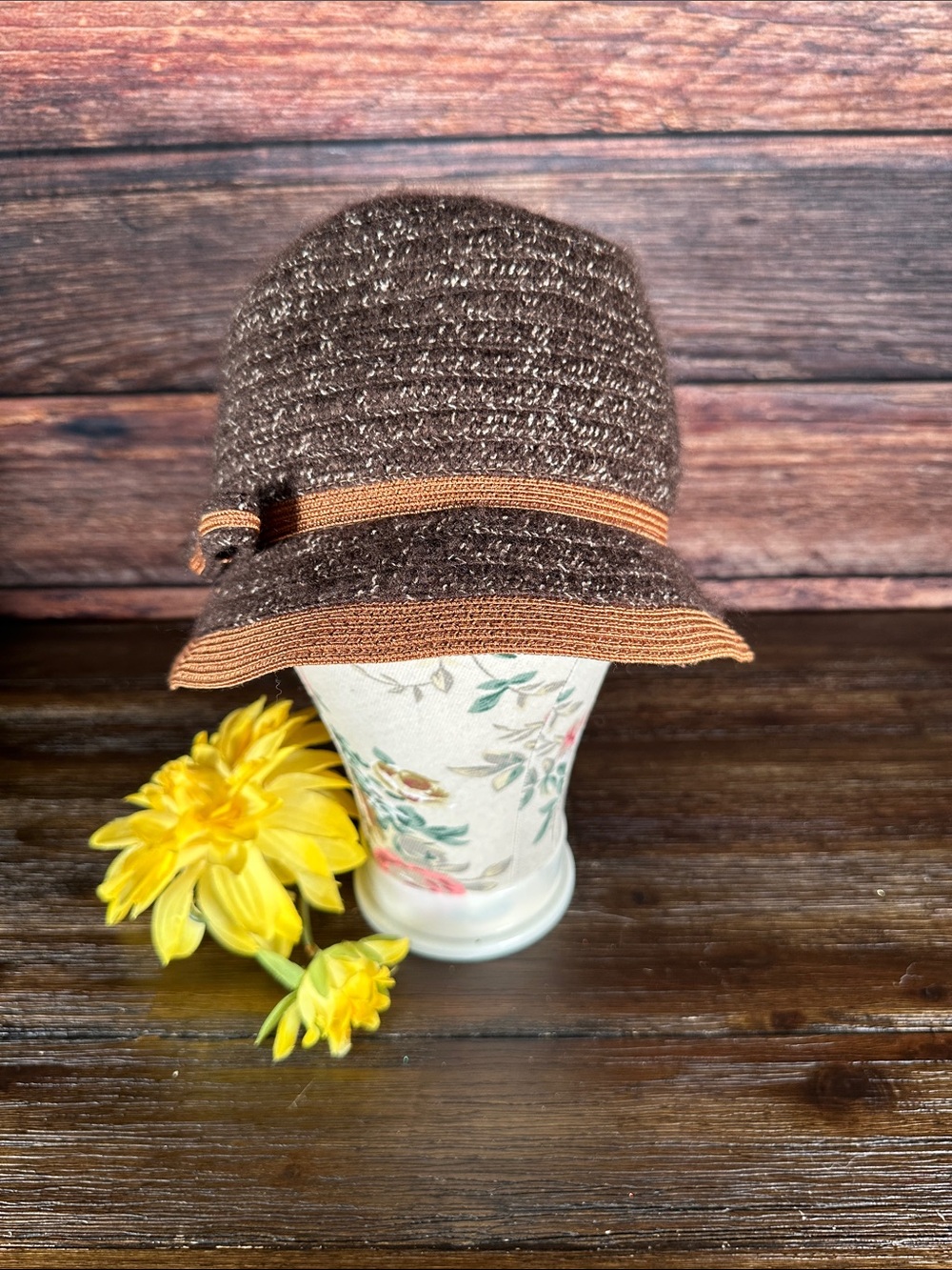 Giovannio Brown Knit Cloche Hat with Tan Trim and Bow
